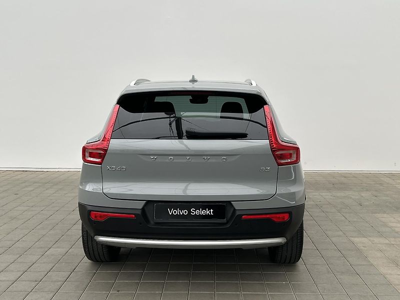 Volvo XC40 2.0  B3 CORE - fotka 5 z 27