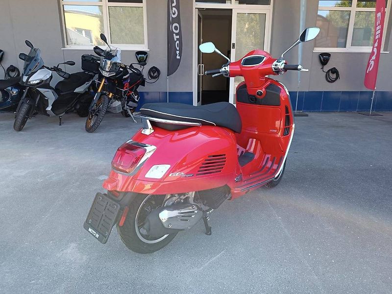 Vespa GTS 125 Super (2026) Rosso Coragiosso FL26 - fotka 7 z 10