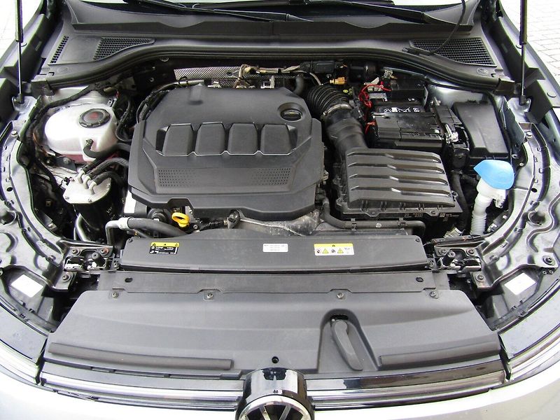 Volkswagen Passat Variant (2024) 2.0 TDI 110kW DSG R-Line - fotka 47 z 47