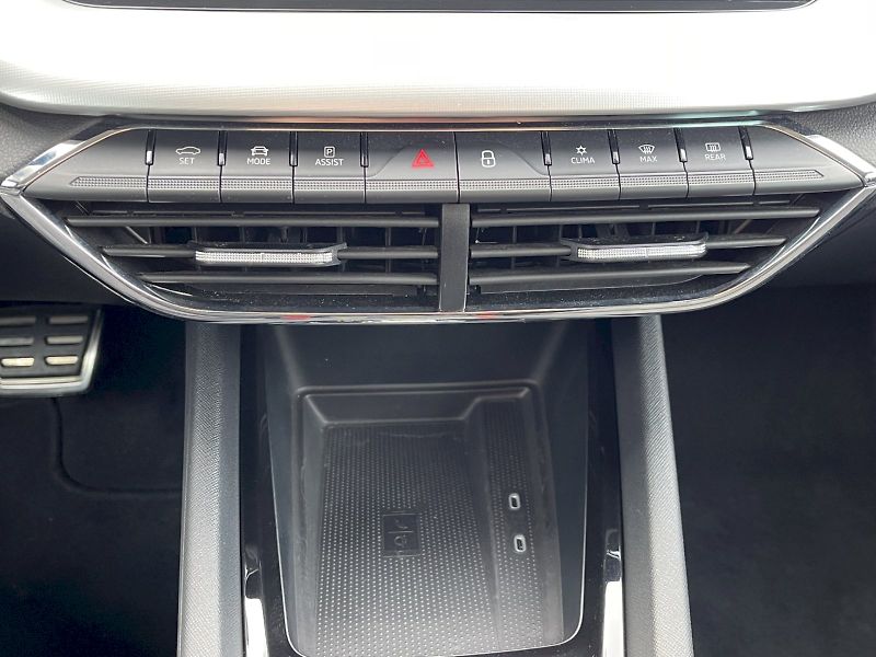 Škoda Octavia (2023) 1.5 eTSI 110kW m-Hev DSG Style - fotka 14 z 35