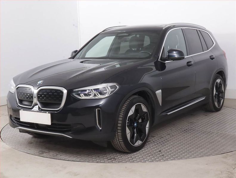 BMW iX3 (2021) 80 kWh, SoH 97% - fotka 2 z 21