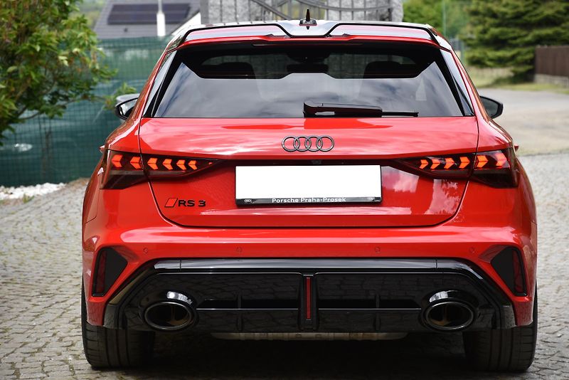 Audi RS 3 2.5 TFSi 294 kW /// REZERVACE  - fotka 4 z 51