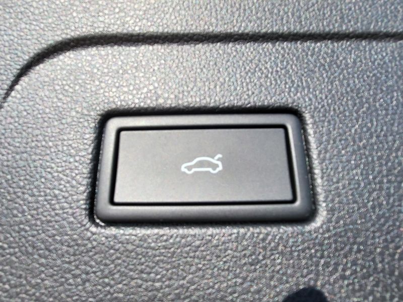 Volkswagen Touran (2026) People 2,0 TDI 110kW - fotka 21 z 28