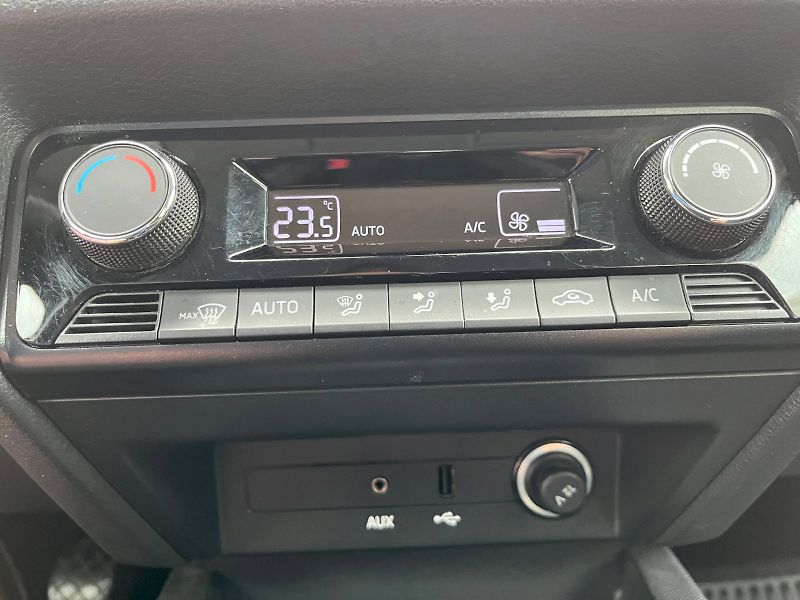 Škoda Fabia (2015) 1.4 TDI 66kW Style - fotka 17 z 23