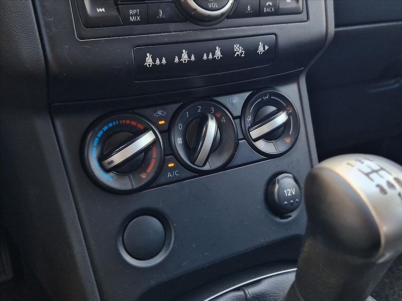 Nissan Qashqai 1,6 DCI  AUTOKLIMA +ZIM.KOLA - fotka 23 z 27