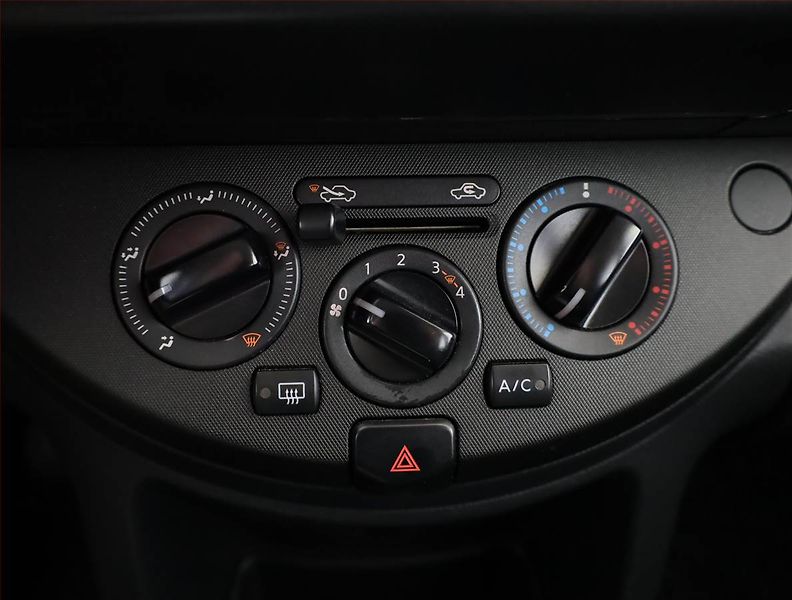 Nissan Note (2007) 1.4, Serv.kniha, nová STK - fotka 11 z 14