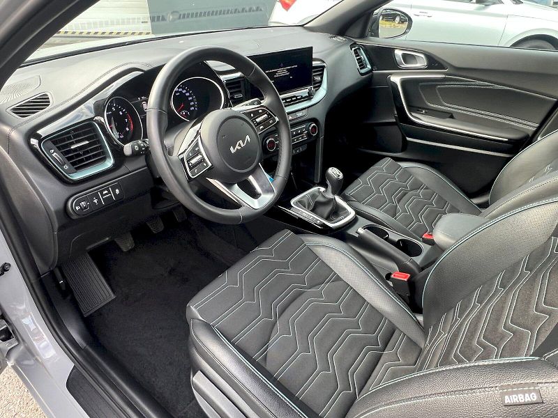 Kia Ceed (2025) Edice 30 1.5 T- GDI 103 kW 6°m - fotka 12 z 32