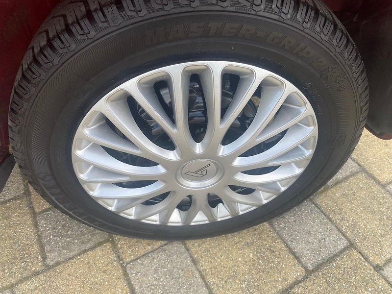 Mitsubishi Space Star (2015) 1.0 52kW - fotka 14 z 17
