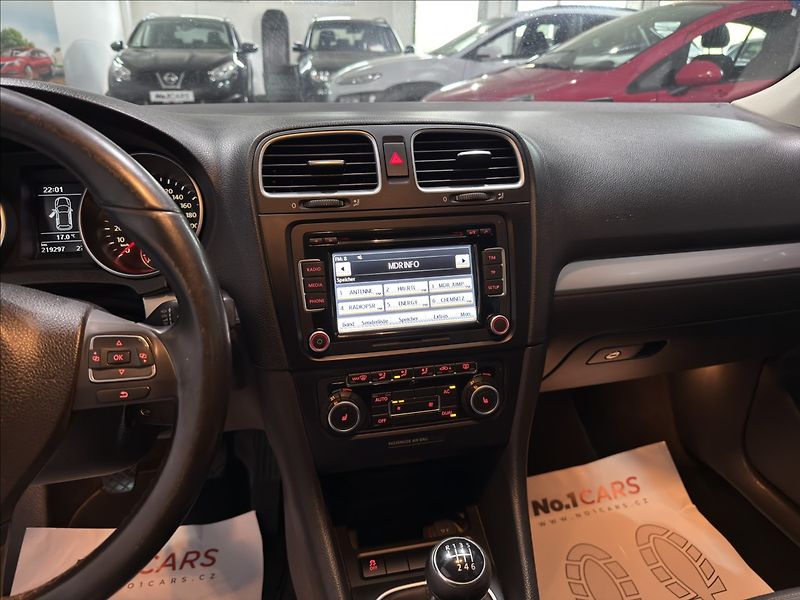 Volkswagen Golf 1,4   TSI HIGHLINE PANORAMA - fotka 12 z 28