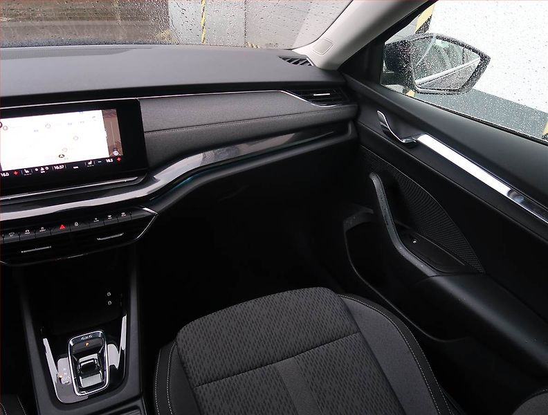Škoda Octavia (2023) 2.0 TDI - fotka 8 z 23