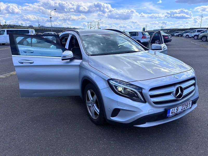 Mercedes-Benz GLA (2014) - fotka 1 z 18