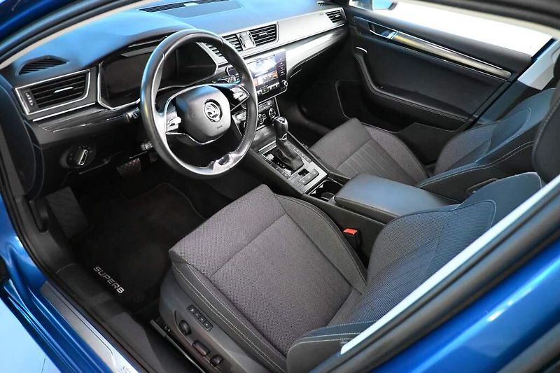 Škoda Superb (2023) 2.0 DSG STYLE Matrix LED VIRTU - fotka 11 z 38