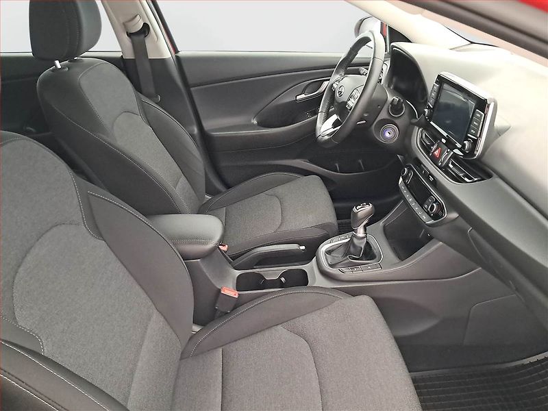 Hyundai i30 (2021) Smart 1.0 T-GDI, ČR,1.maj - fotka 9 z 18