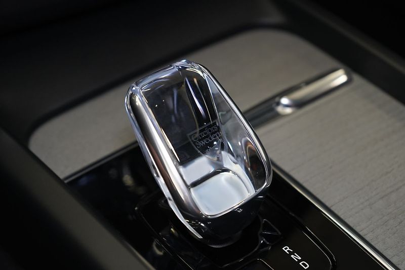 Volvo XC60 B5 AWD Plus Dark, Ventilace - fotka 38 z 46