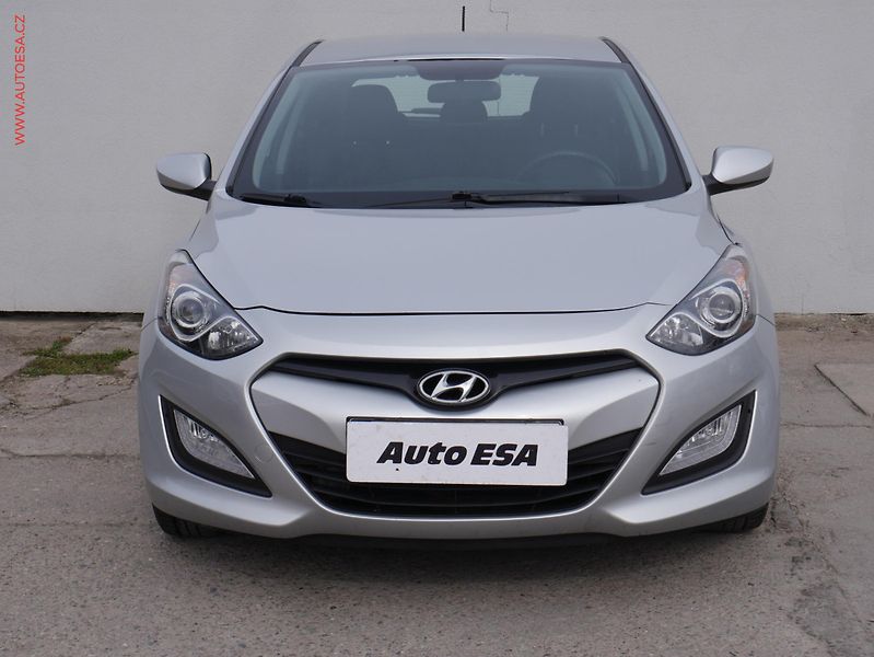 Hyundai i30 (2012) 1.4 i, ČR, AC - fotka 2 z 16