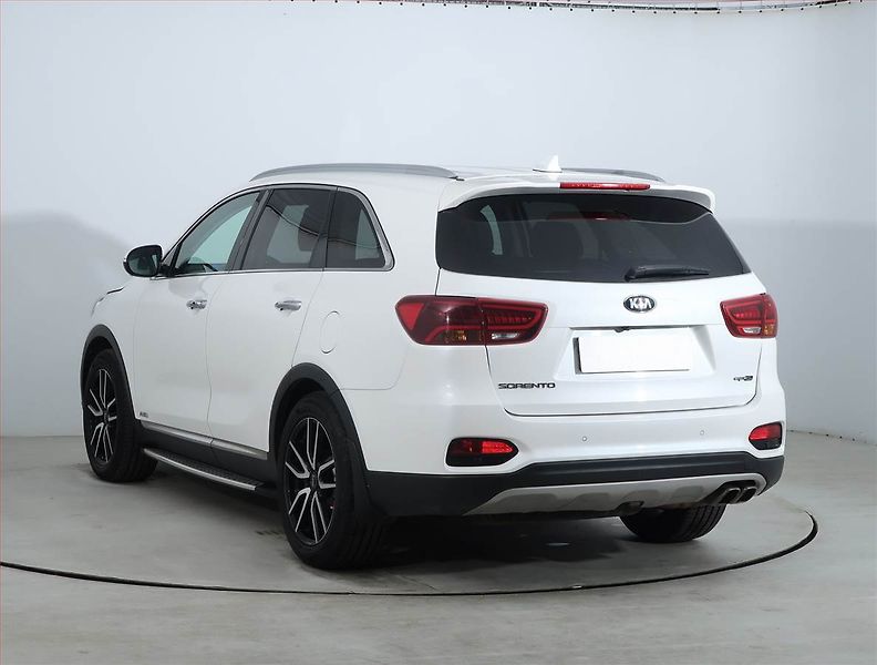 Kia Sorento (2018) GT Line 2.2 CRDi - fotka 4 z 30