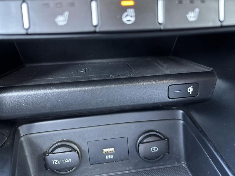 Kia Ceed 1,5 TGDi 118kW TOP ZÁRUKA NAVI - fotka 28 z 40