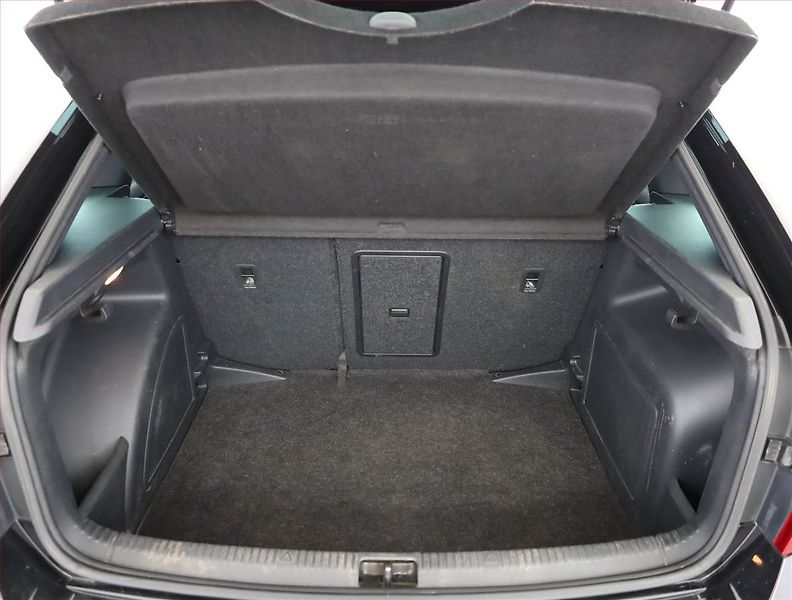 Škoda Rapid (2017) Spaceback 1.0 TSI, Xenony - fotka 16 z 16