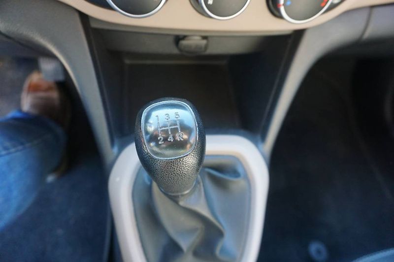 Hyundai i10 (2014) 1,0 1 MAJ V ČR - fotka 19 z 27