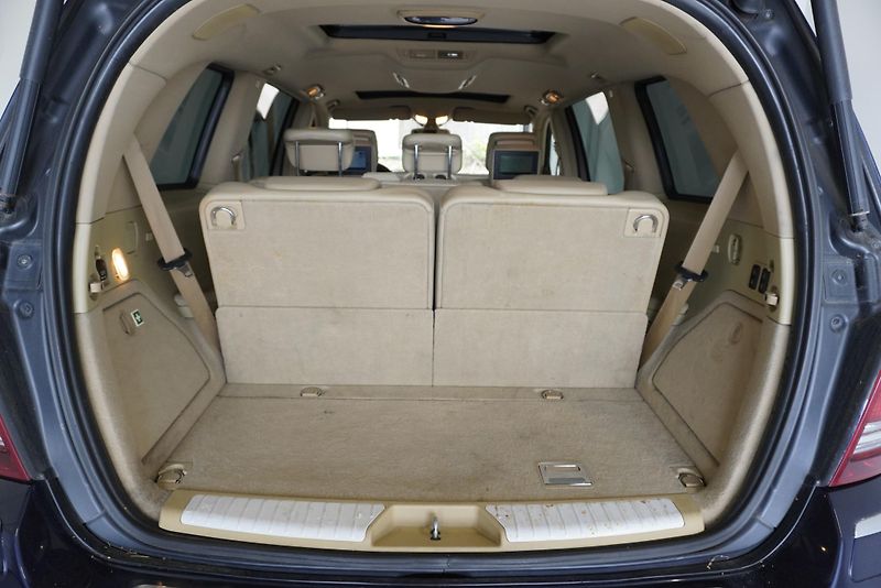 Mercedes-Benz GL (2006) 5,5I V8 4MATIC AUTOMAT 7 MÍST - fotka 28 z 36