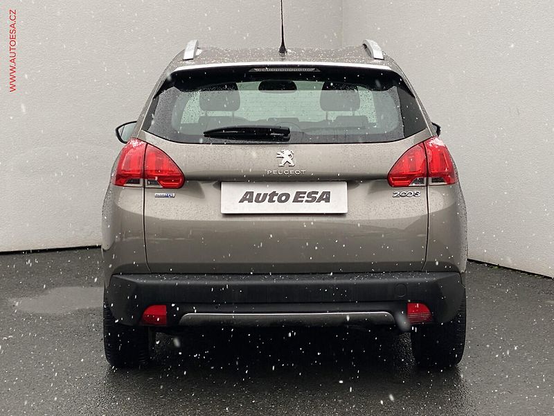 Peugeot 2008 (2016) 1.6 HDi, Allure, navi - fotka 5 z 20