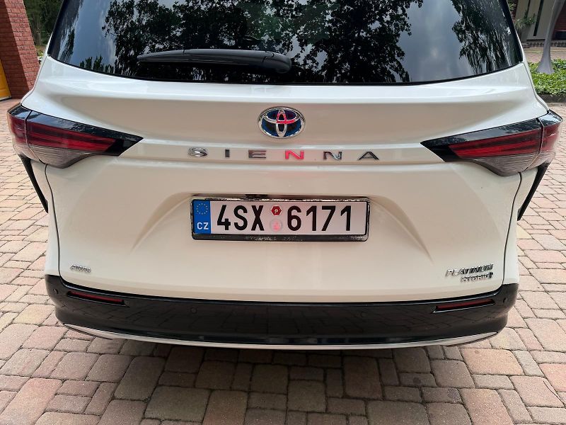 Toyota Sienna (2021) Platinum AWD - fotka 13 z 15