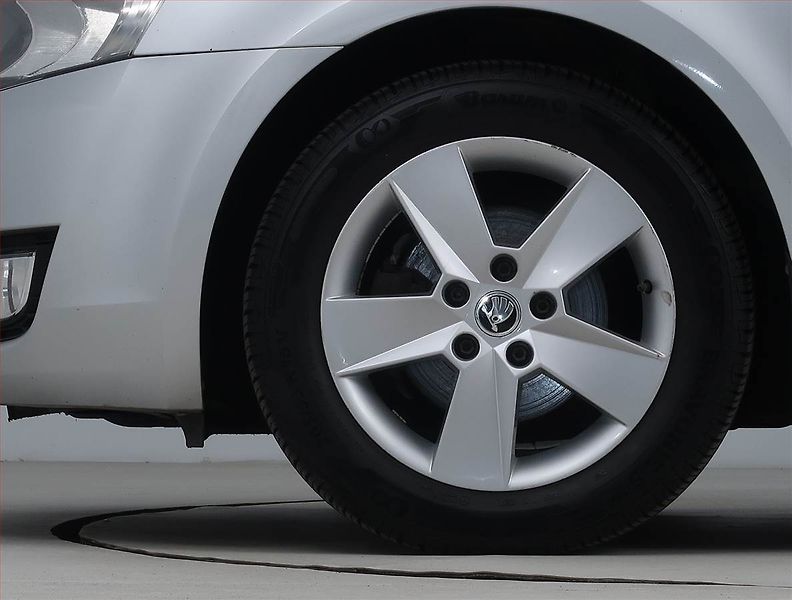Škoda Octavia (2014) 1.6 TDI, Serv.kniha, Tempomat - fotka 14 z 17