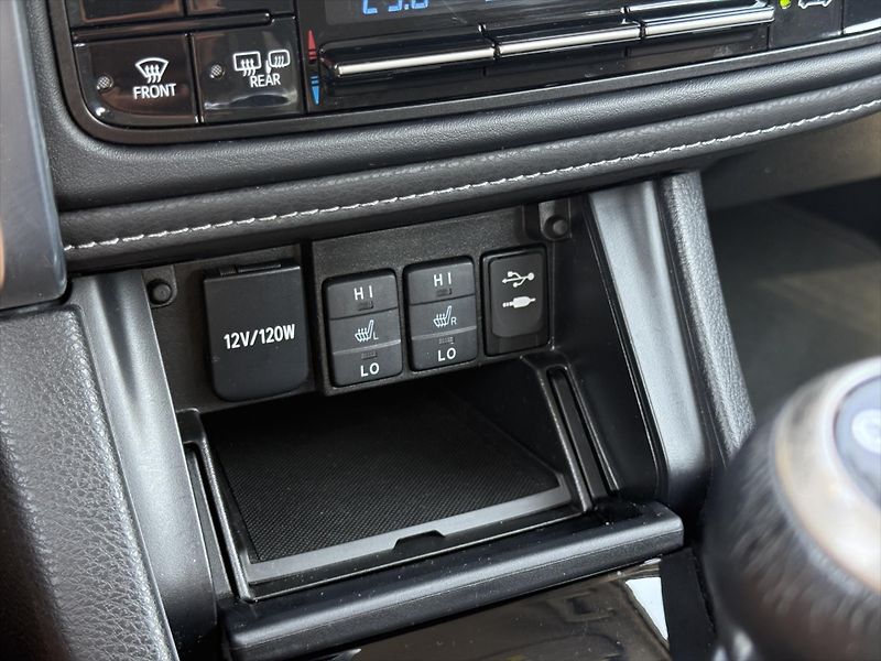 Toyota Auris 1,6 Active Trend - fotka 17 z 19