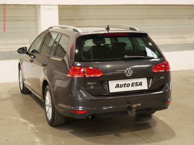 Volkswagen Golf (2016) 1.6 TDi, Lounge, DSG - fotka 4 z 19