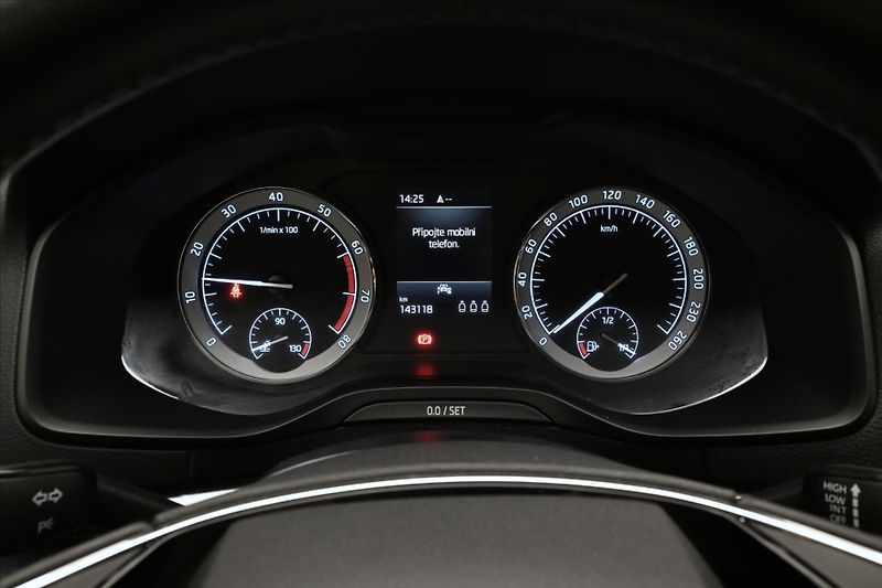 Škoda Karoq 1,5 TSI 110 kW STYLE Tažné Zár - fotka 16 z 31