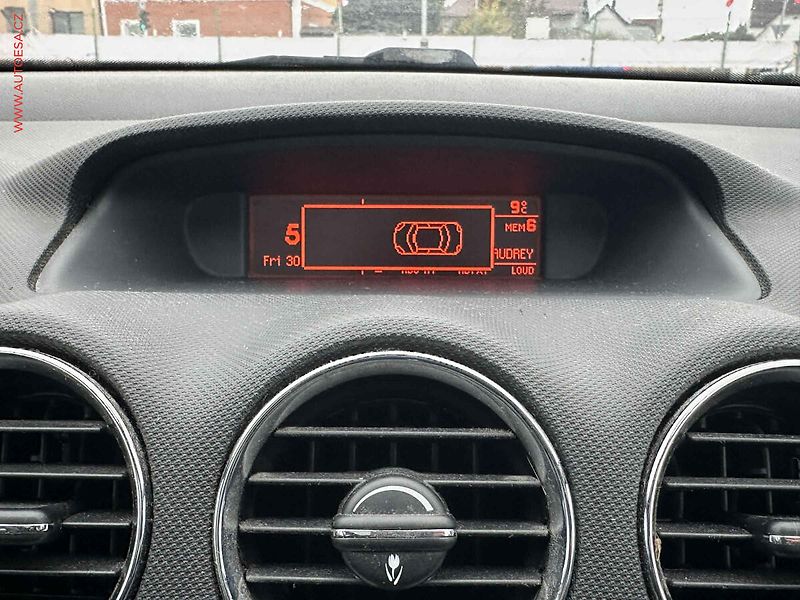 Peugeot 308 (2009) 2.0HDi 7míst, STK8/28, panor. - fotka 16 z 22