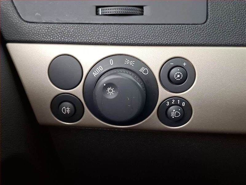 Opel Astra (2007) 1.4 16V, Automat - fotka 16 z 16