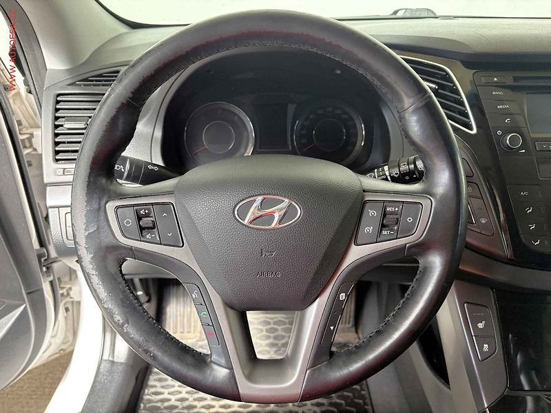 Hyundai i40 (2016) 1.7 CRDI, ČR, servis.kniha - fotka 16 z 17