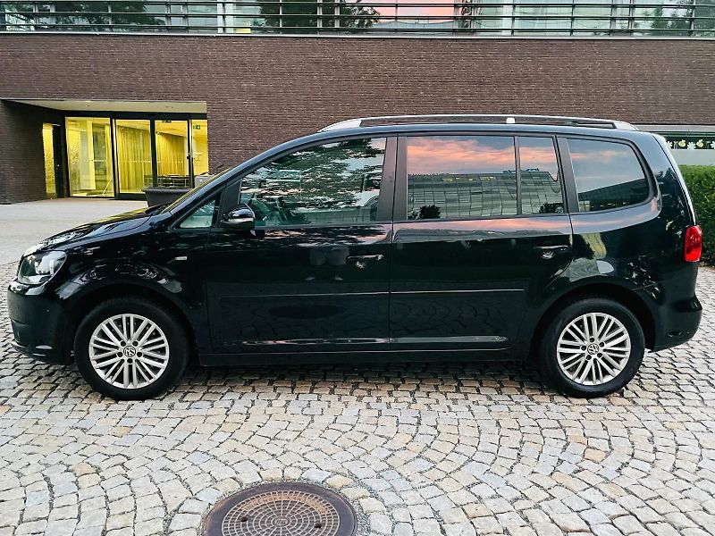 Volkswagen Touran 2.0TDI MANUÁL SENZORY VÝHŘEV - fotka 18 z 45