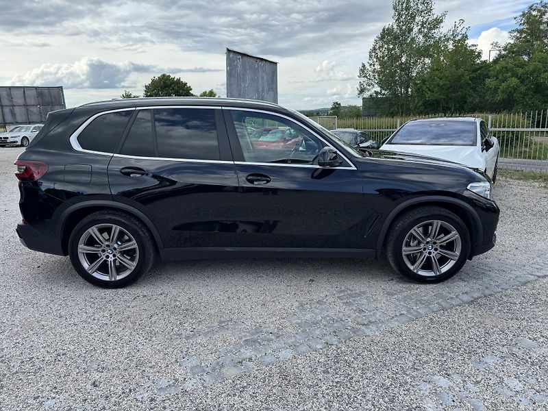 BMW X5 (2022)  xDrive40d 250 KW  - fotka 9 z 21