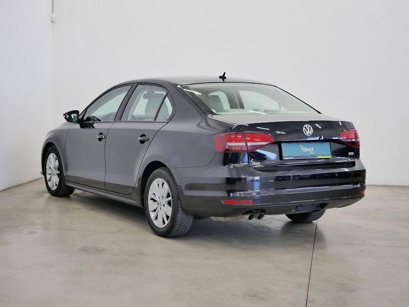 Volkswagen Jetta - fotka 7 z 25