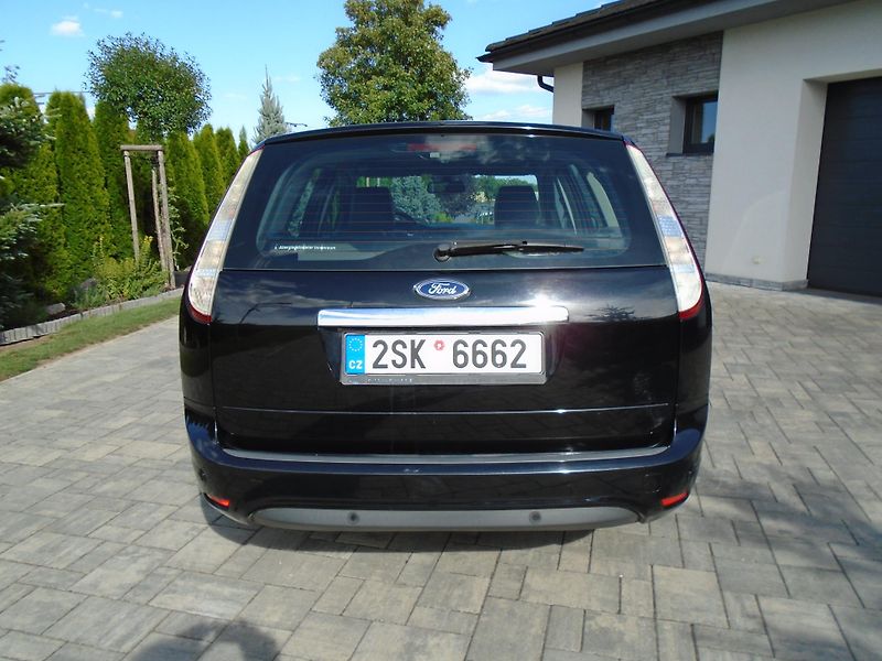Ford Focus 2.0Tdci 100kW Titanium - fotka 6 z 25