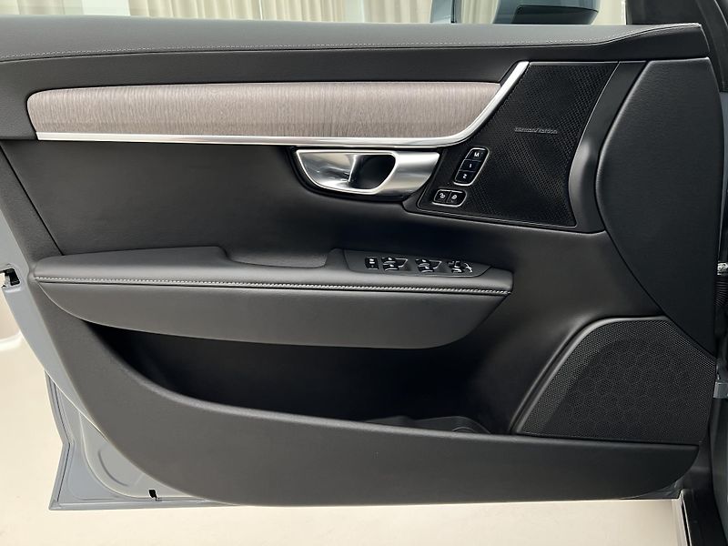 Volvo V90 CC B4 AWD PLUS AUT - fotka 7 z 45