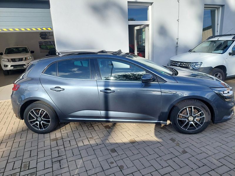 Renault Mégane (2018) IV. Bose TCe 130 - fotka 4 z 42