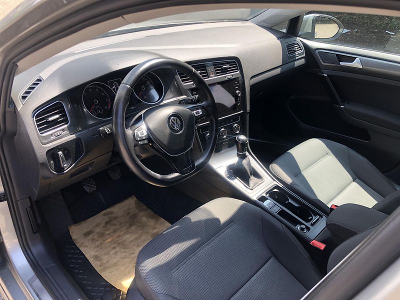 Volkswagen Golf (2018) 2018 - FACELIFT - 1.0 TSI-81KW - fotka 11 z 14