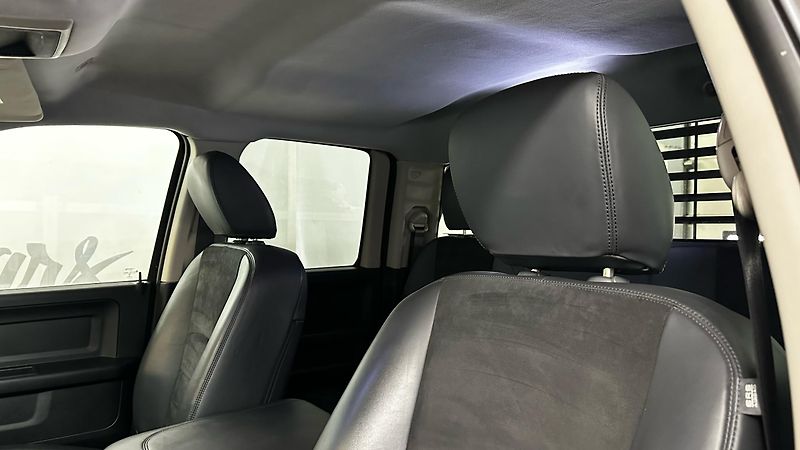 Dodge RAM 5,7L V 8 HEMI / OFFROAD PAKET - fotka 40 z 41