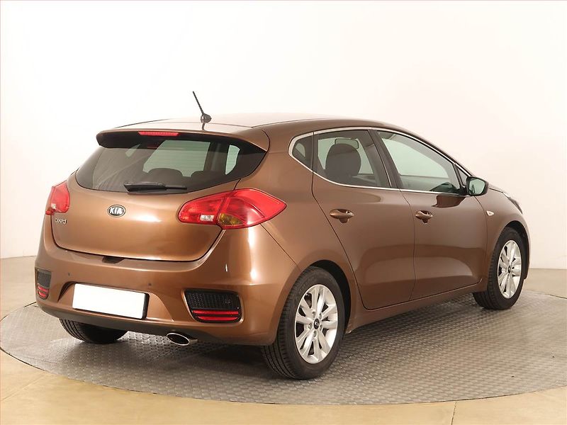 Kia Ceed (2016) 1.4 MPI, Tempomat - fotka 5 z 16