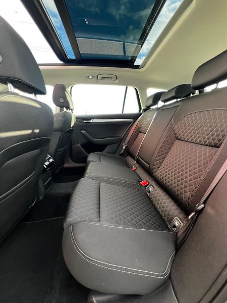 Škoda Superb 1.6TDI DSG Style Panorama - fotka 19 z 23