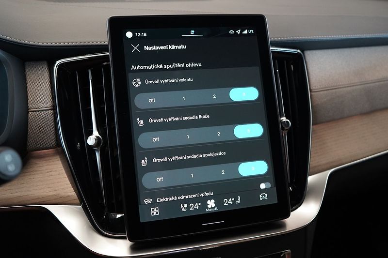 Volvo XC90 B5 AWD PLUS Dark, Vzduch, 360° - fotka 28 z 47