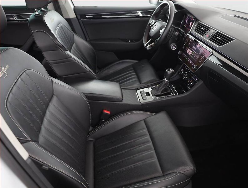 Škoda Superb (2020) Laurin&Klement iV 1.4 TSI PHEV - fotka 7 z 20
