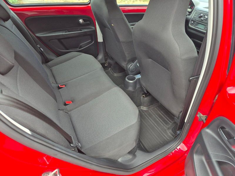 Škoda Citigo (2014) Elegance 1.0 MPI 44 kW 5°manuá - fotka 16 z 23