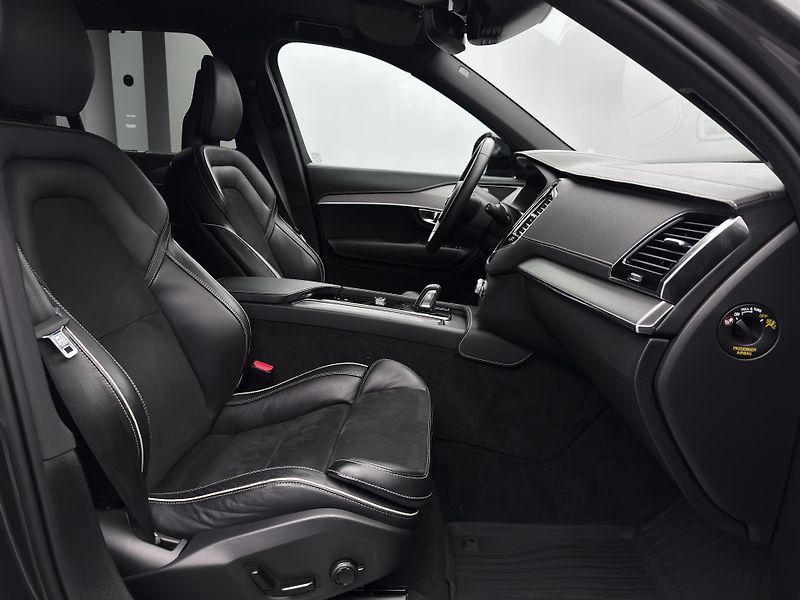 Volvo XC90 B5 AWD PLUS DARK CZ 1.maj - fotka 29 z 51
