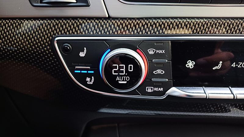 Audi SQ7 S-LINE 4.0 TDI 320kW 7míst. - fotka 36 z 50