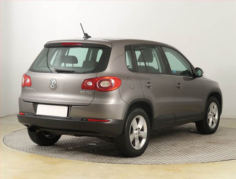 Volkswagen Tiguan (2010) 2.0 TDI, 4X4, Serv.kniha - fotka 5 z 17