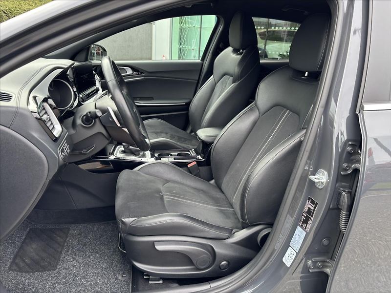 Kia XCeed 1,5 AT Black Edition ZÁRUKA - fotka 10 z 47